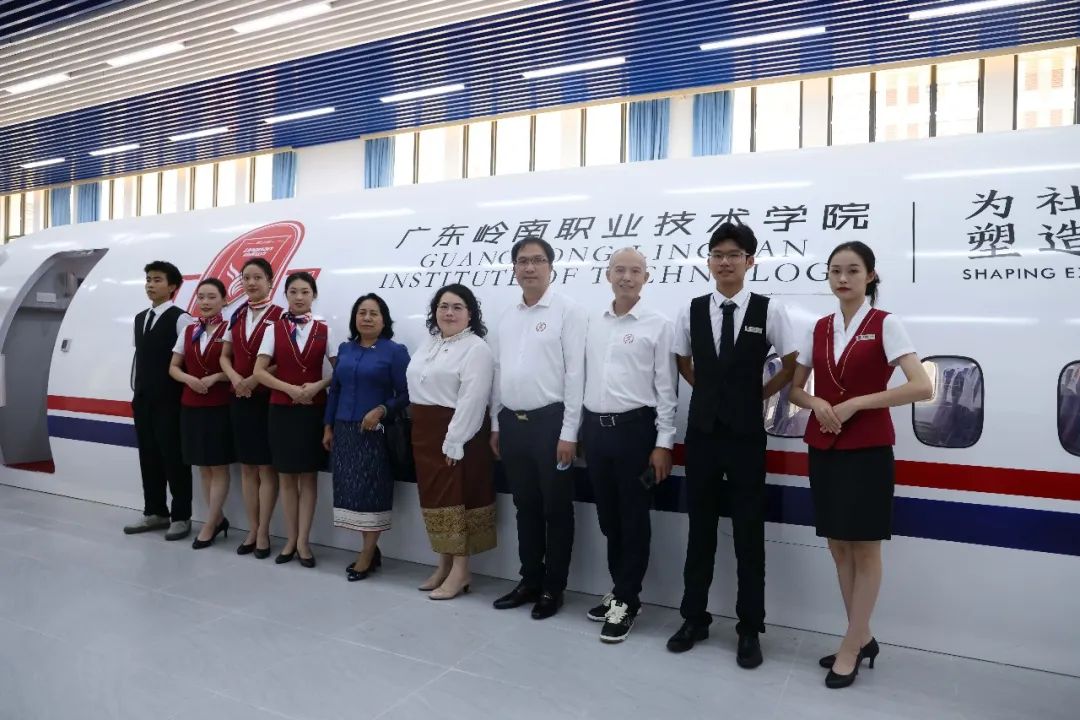 ���������������͹�פ���������¹� ɳ��Ƽ������һ��ݰ�ٹ㶫��������ְҵ����ѧԺ�������4.jpg