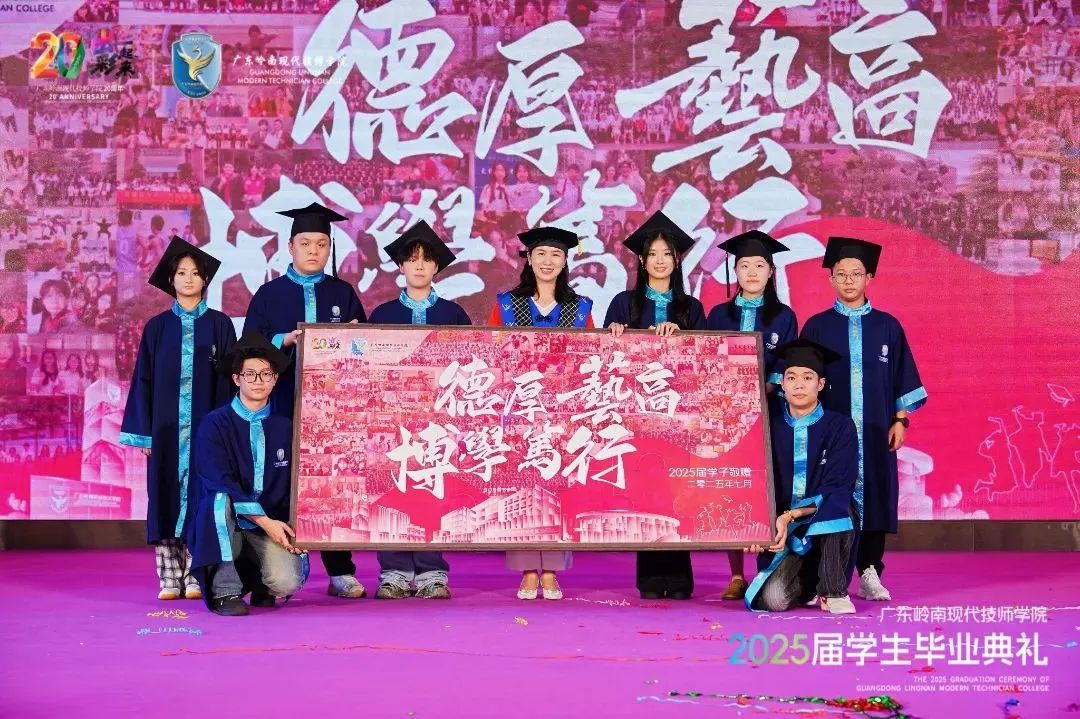 fbf9f5ead651495cb0a09c0d8997edb7 图片