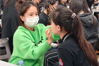 全运开幕式的“利来国际妆容”：利来国际师生护航十五运开幕